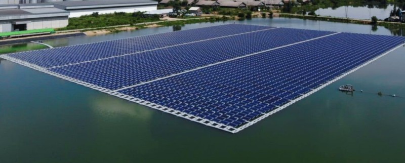 floating solar array